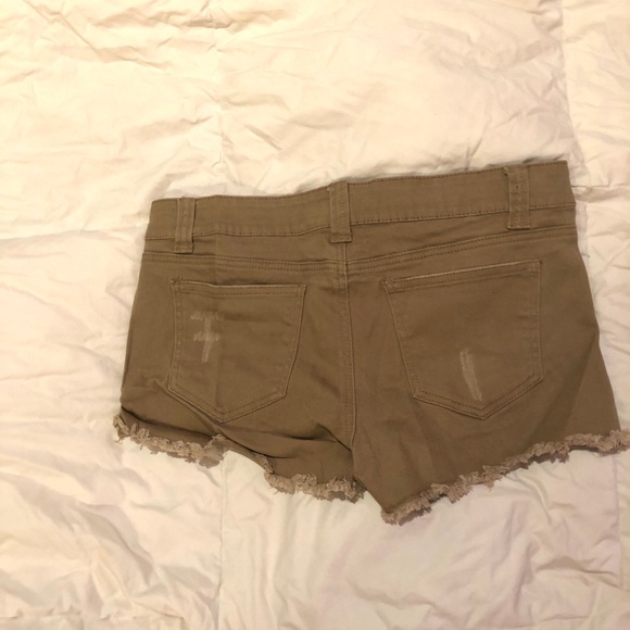 Comfty Tan shorts - Picture 3 of 3